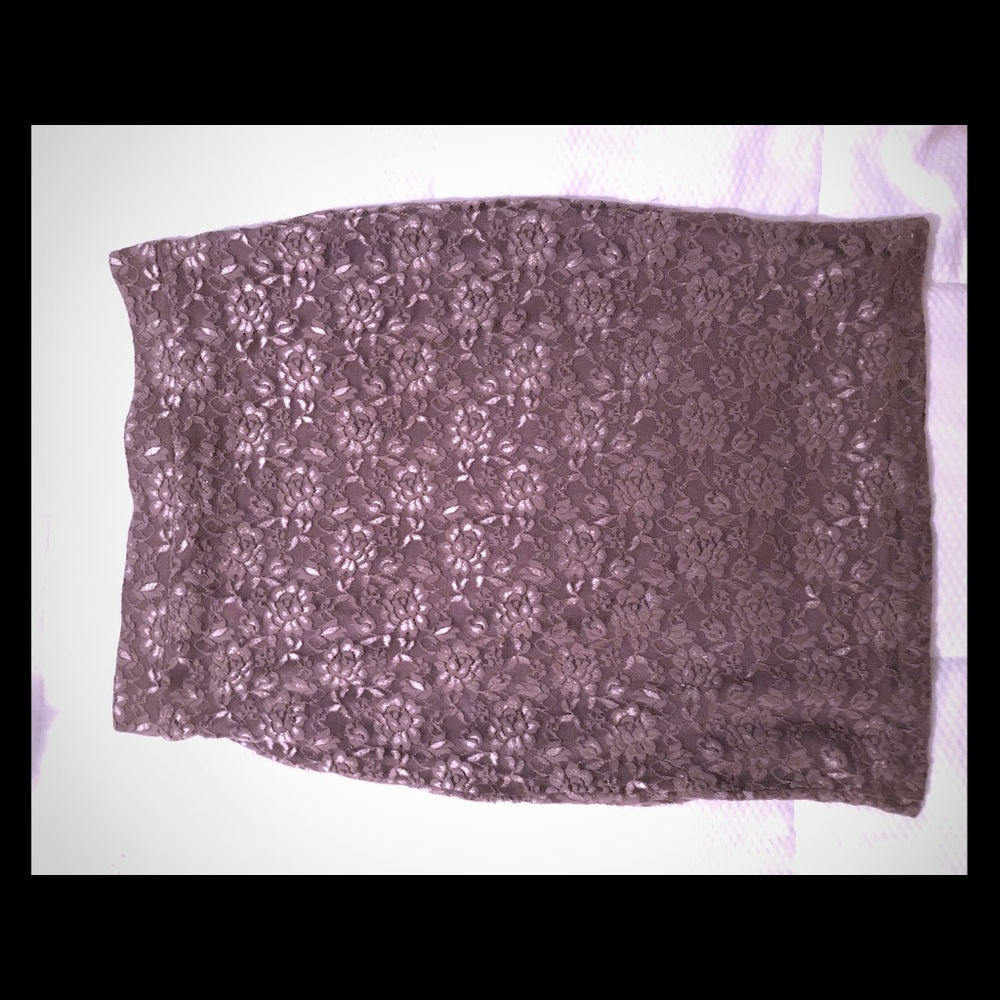Lace skirt